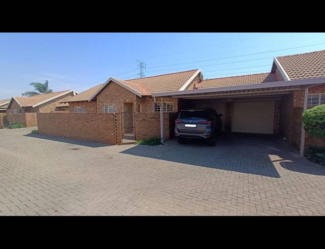 3 BEDROOM TOWNHOUSE FOR SALE IN ANNLIN